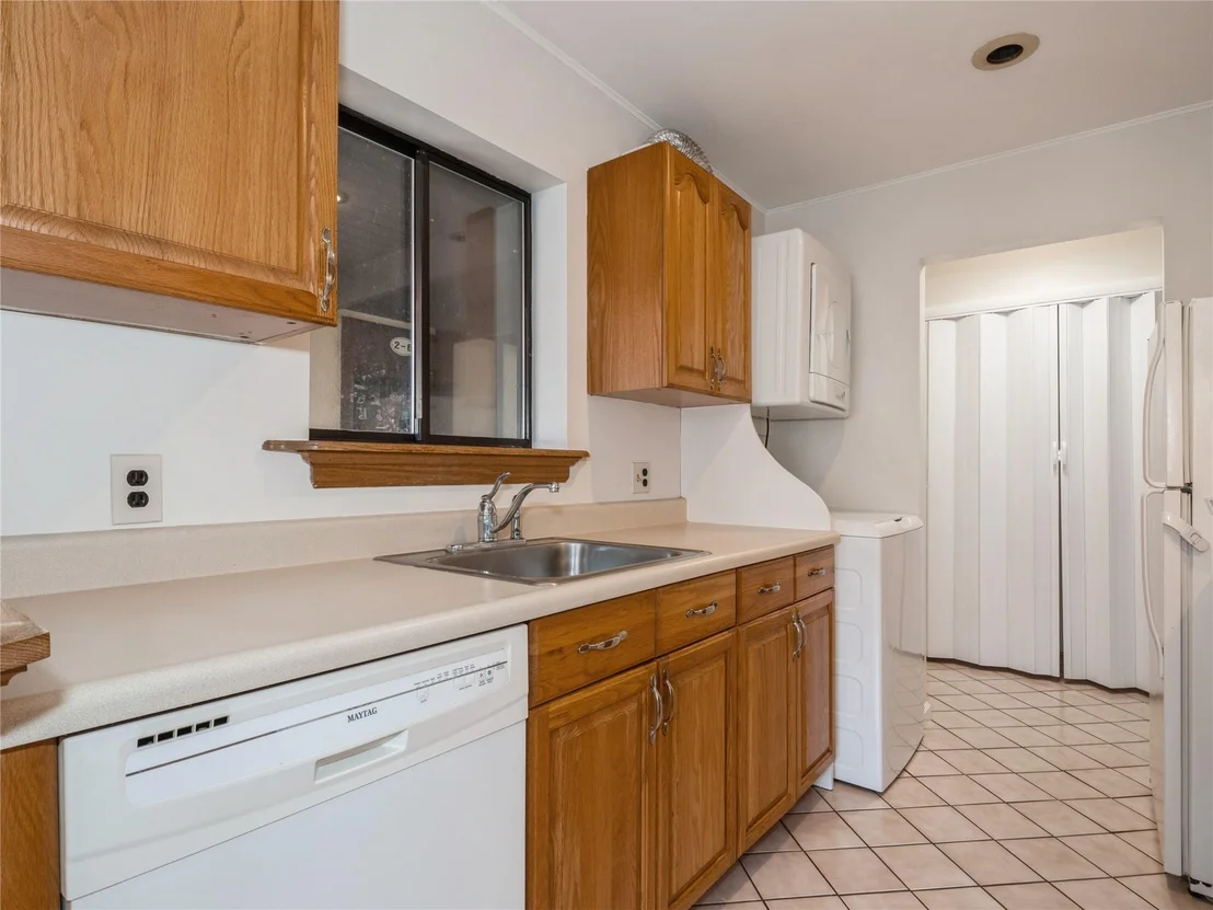 Photo of Unit 8 at 2 Loudon Drive