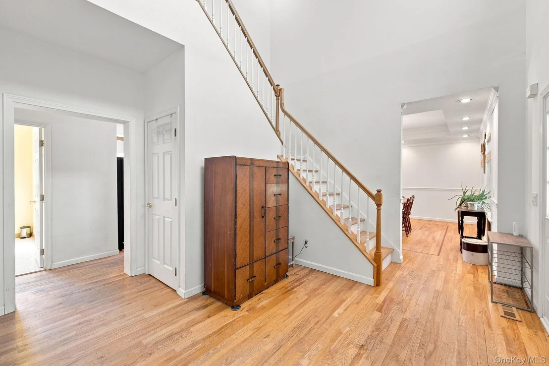 Photo of 480 Haviland Drive