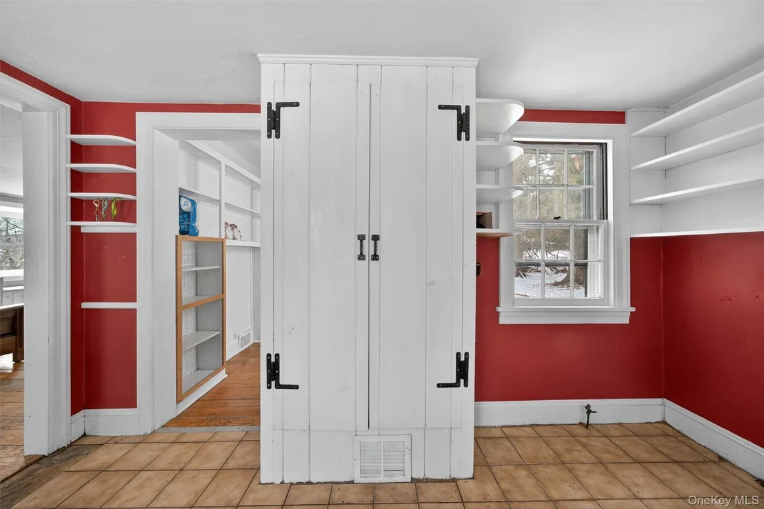 Photo of 74 Onderdonk Road