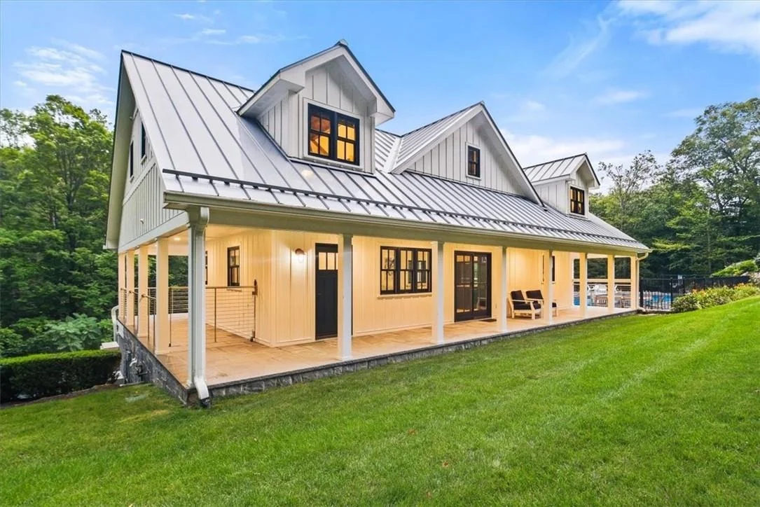 Photo of 25 Red Oak Lane