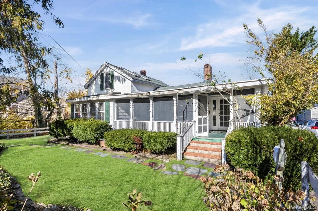 Photo of 403 Middle Road