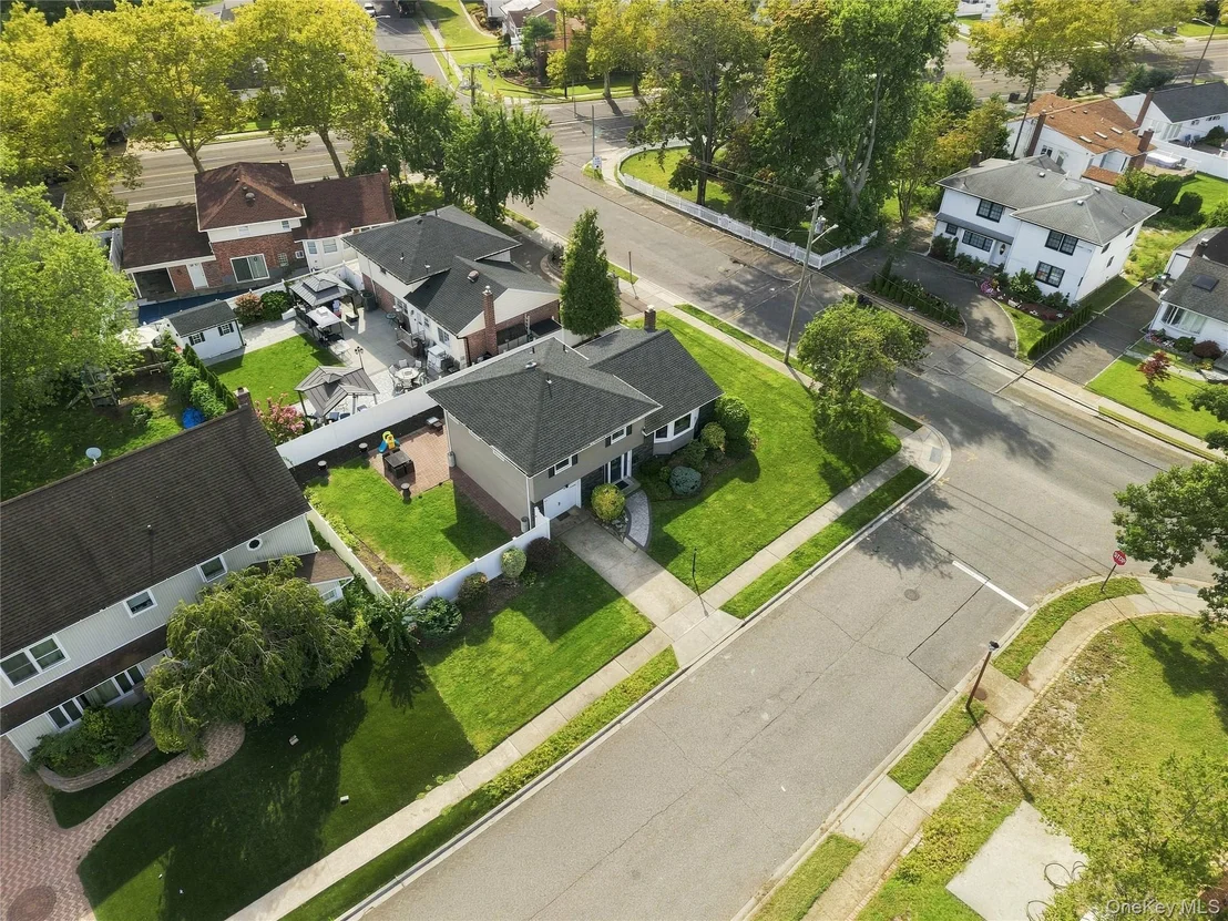 Photo of 614 Pine Lane