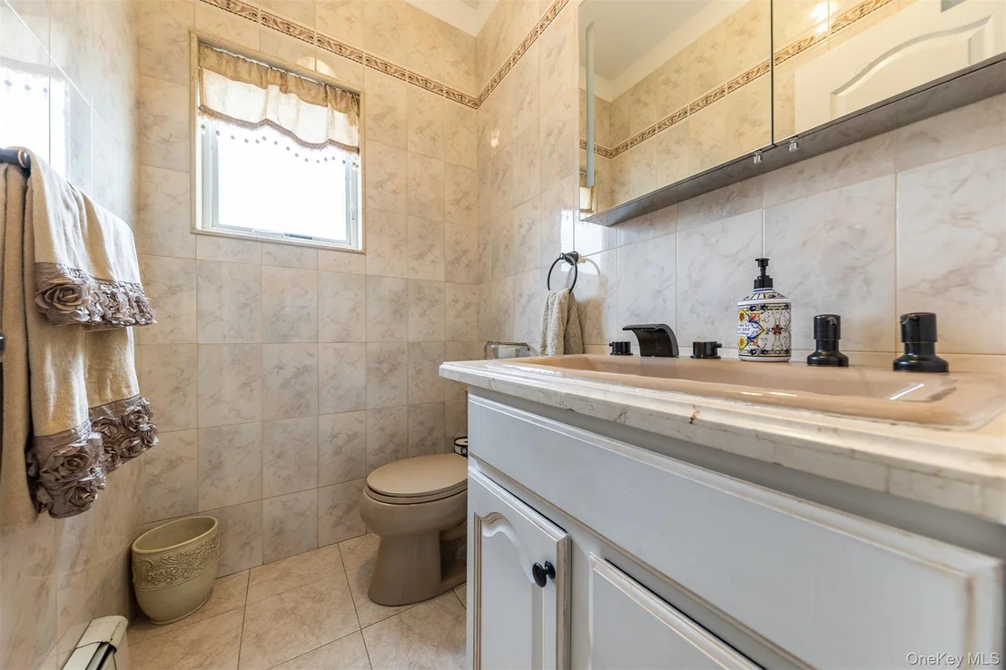 Photo of 102 Davison Avenue