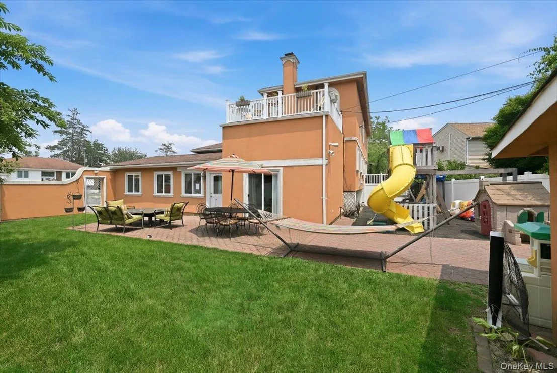 Photo of 844 Park Lane