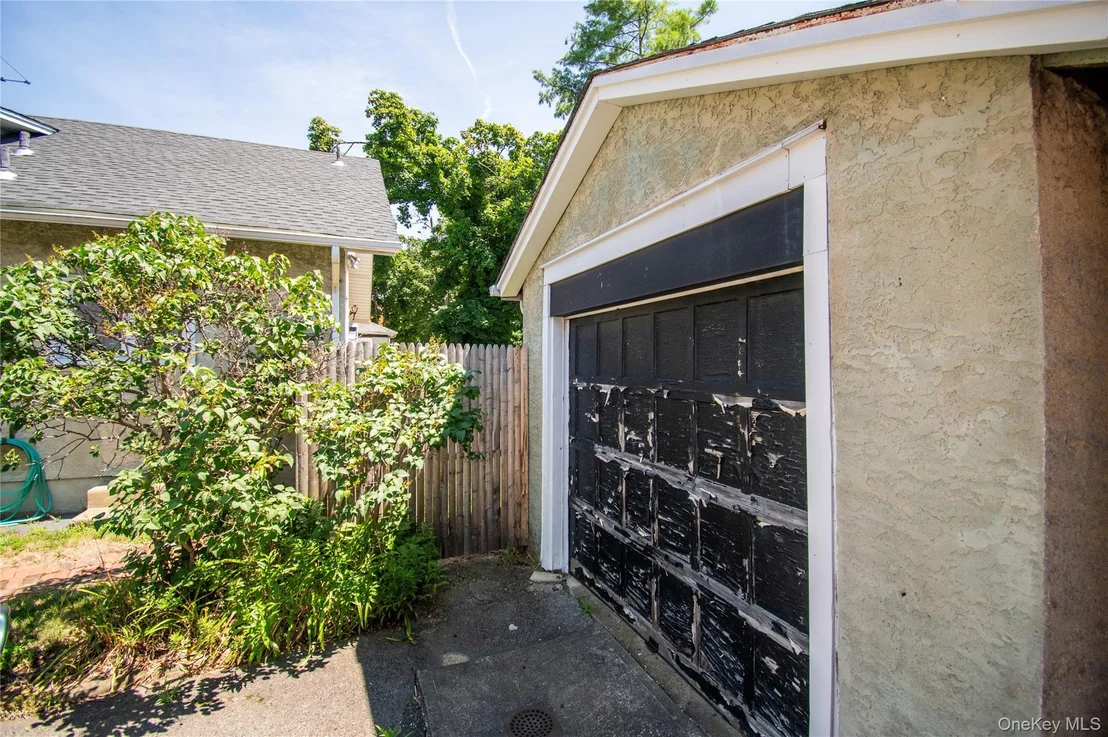 Photo of 2415 Gale Avenue