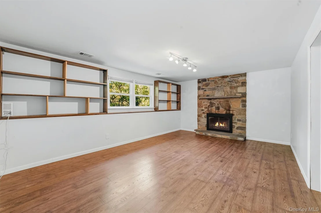 Photo of 124 Cedar Lane