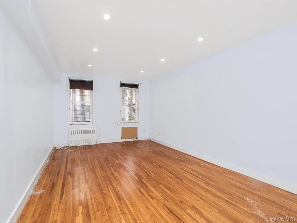 Photo of Unit 2E at 6535 Broadway