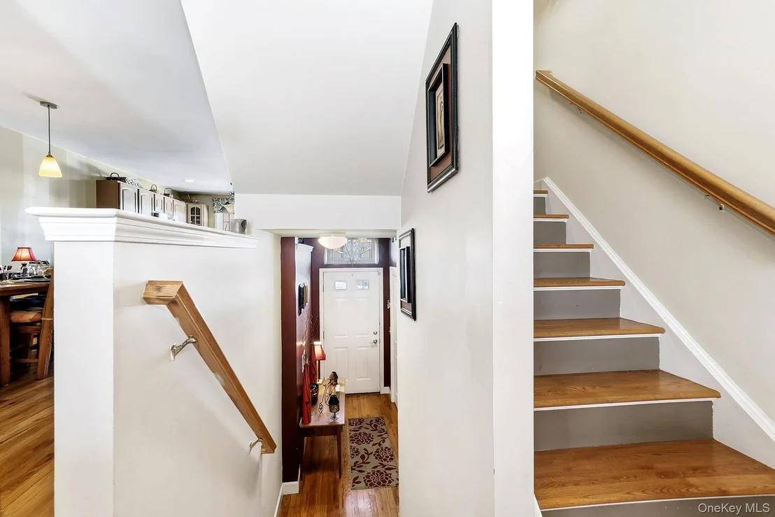 Photo of 1604 Pondview Loop