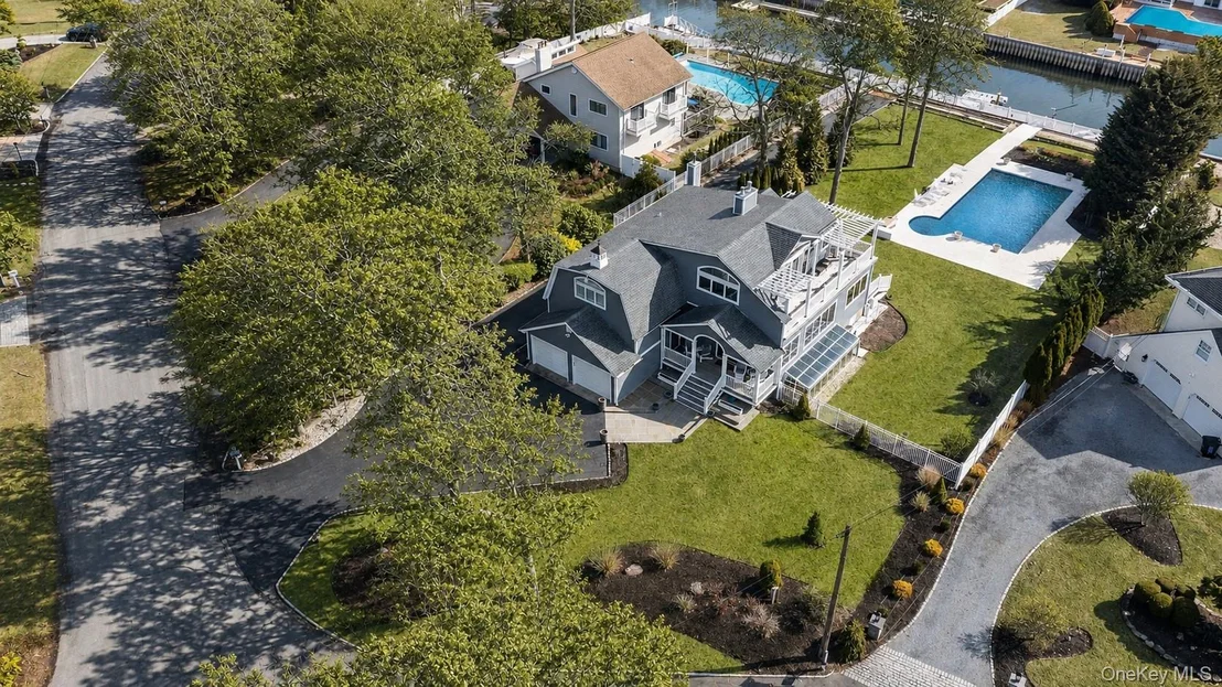 Photo of 8 Canal Way