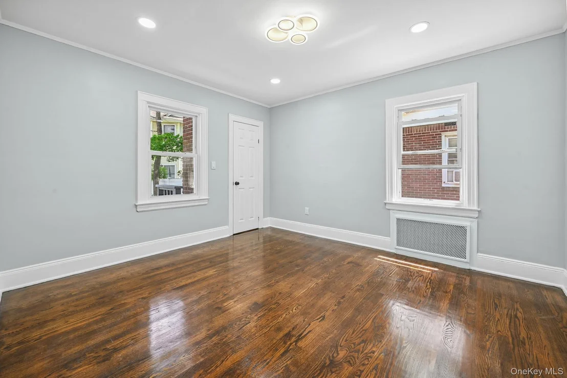 Photo of 73 Broadway