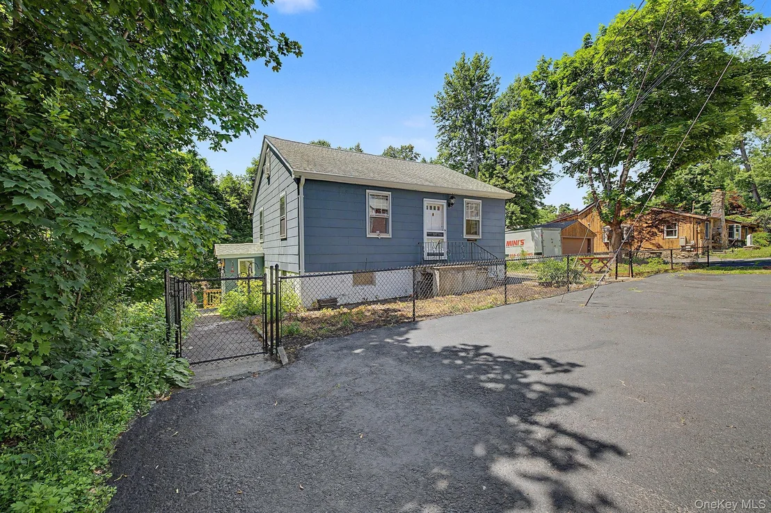 Photo of 121 Putnam Drive