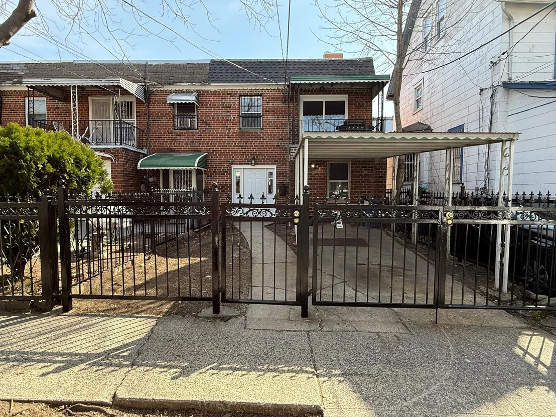 Photo of 3978 Carpenter Avenue