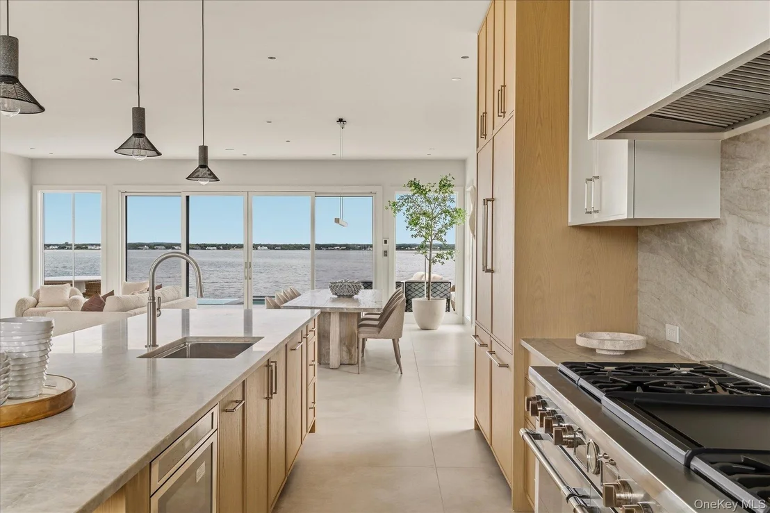Photo of 498 Dune Road