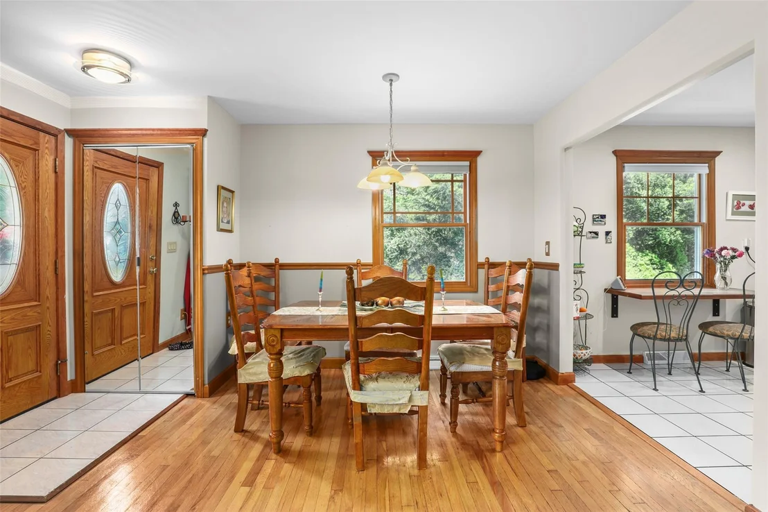 Photo of 130 Putnam Road