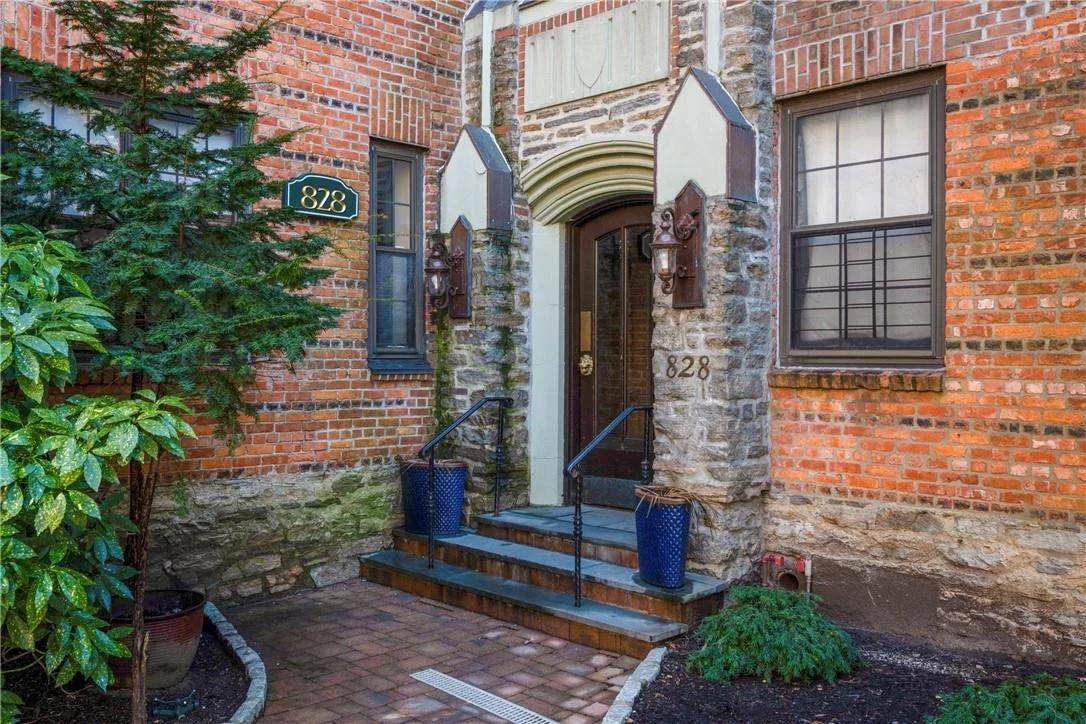 Photo of Unit 6B at 828 Bronx River Road