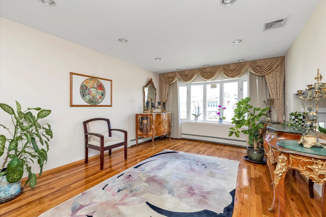 Photo of 427 Wanamaker Street