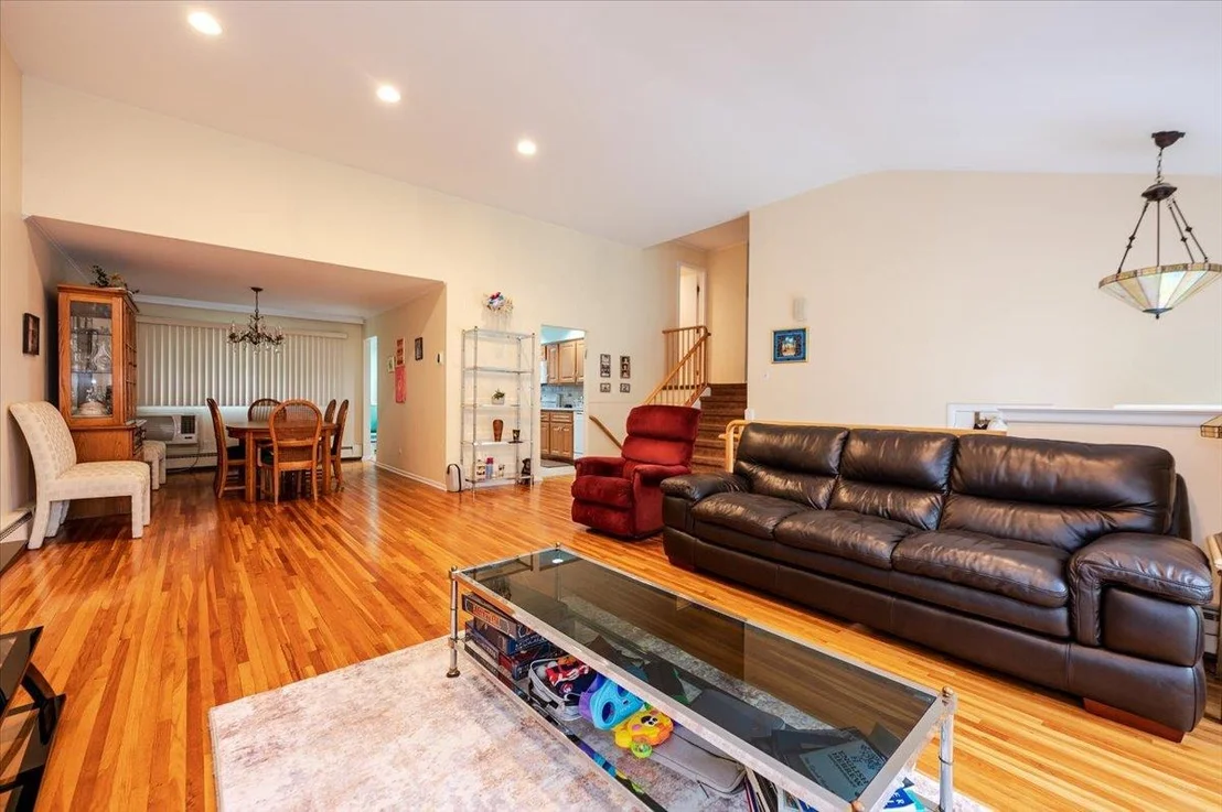 Photo of 720 jay Way