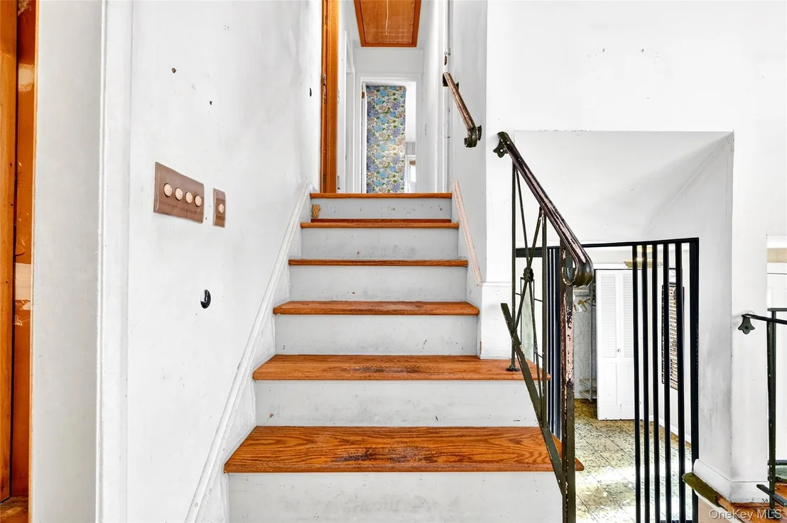 Photo of 2 Forest Knoll Drive
