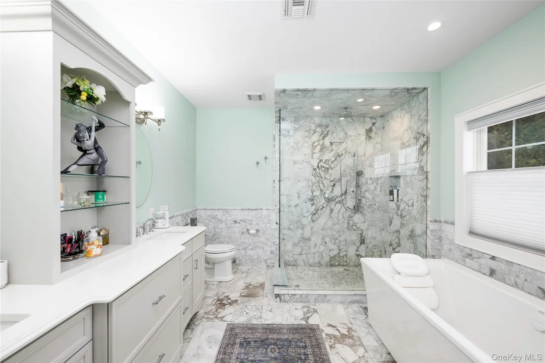 Photo of 1016 Forest Glen