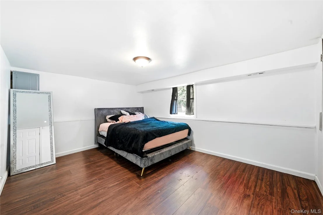 Photo of 949 Taylor Avenue