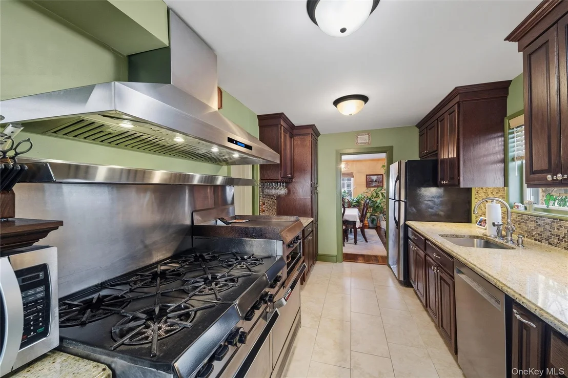 Photo of 74 Central Parkway