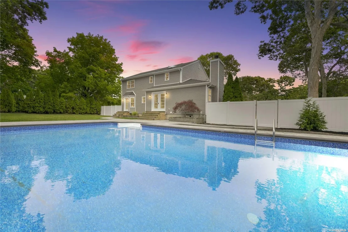 Photo of 19 Summit Boulevard