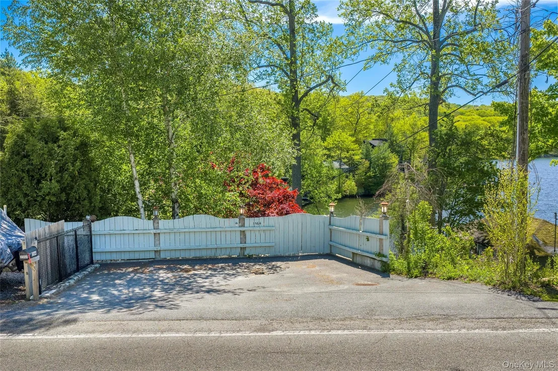 Photo of 1564 Route 292