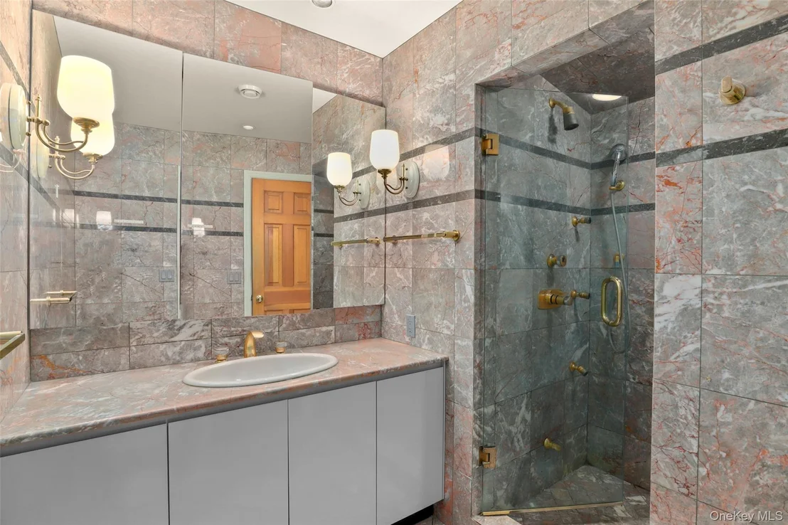 Photo of 6 Agate Avenue