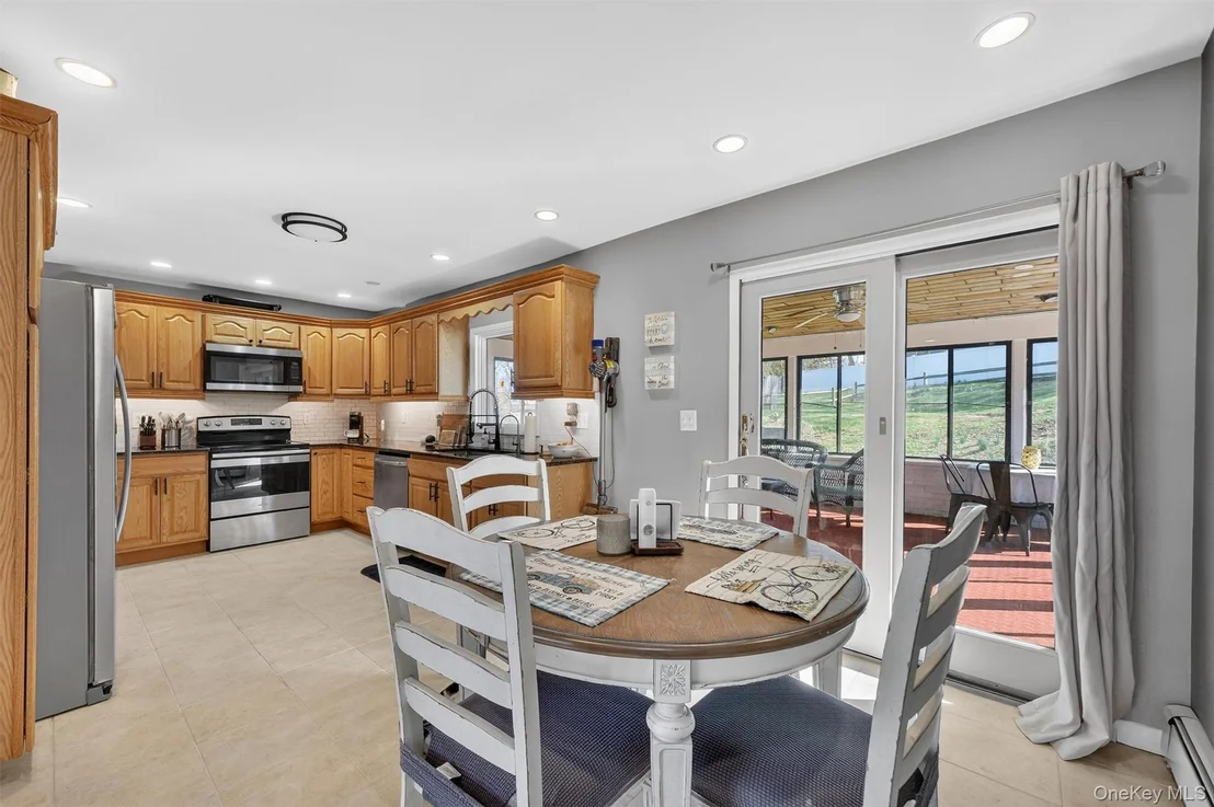 Photo of 216 Edgewood Drive N