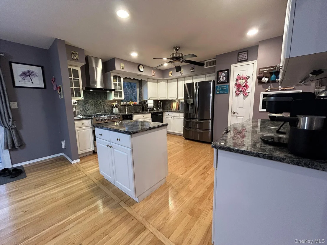 Photo of 839 Pine Avenue