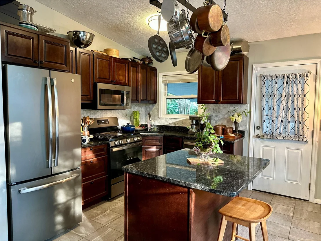 Photo of 33 Crescent Circle