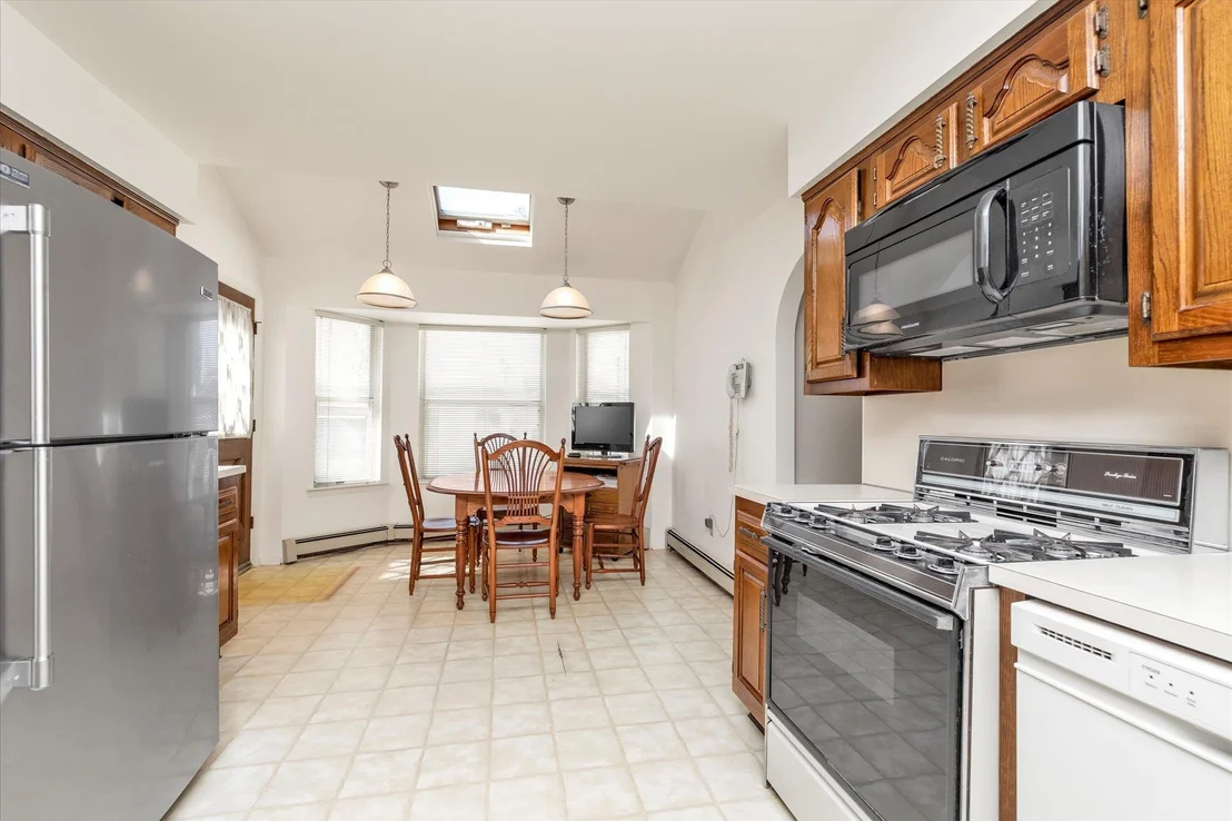 Photo of 7 Sunset Avenue