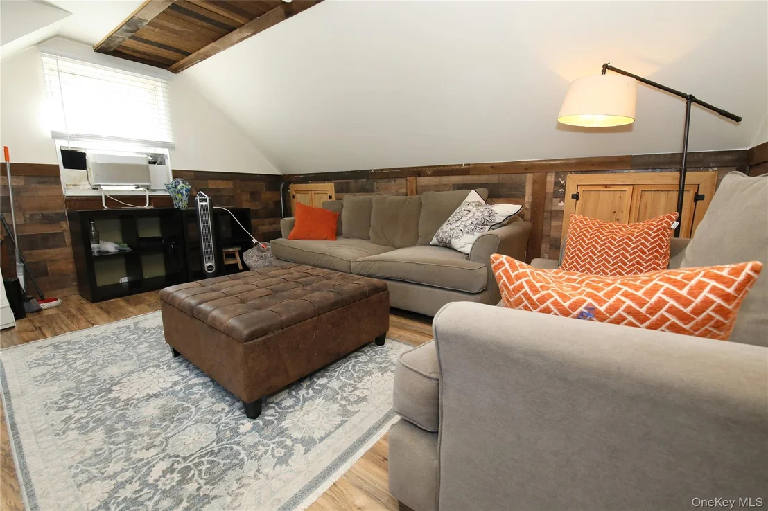 Photo of 39 Split Cedar Drive