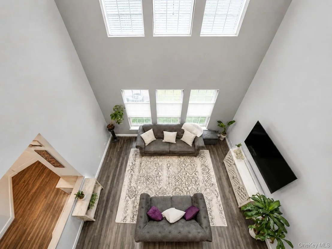 Photo of 182 Benefield Boulevard