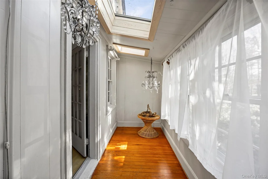 Photo of 403 Middle Road