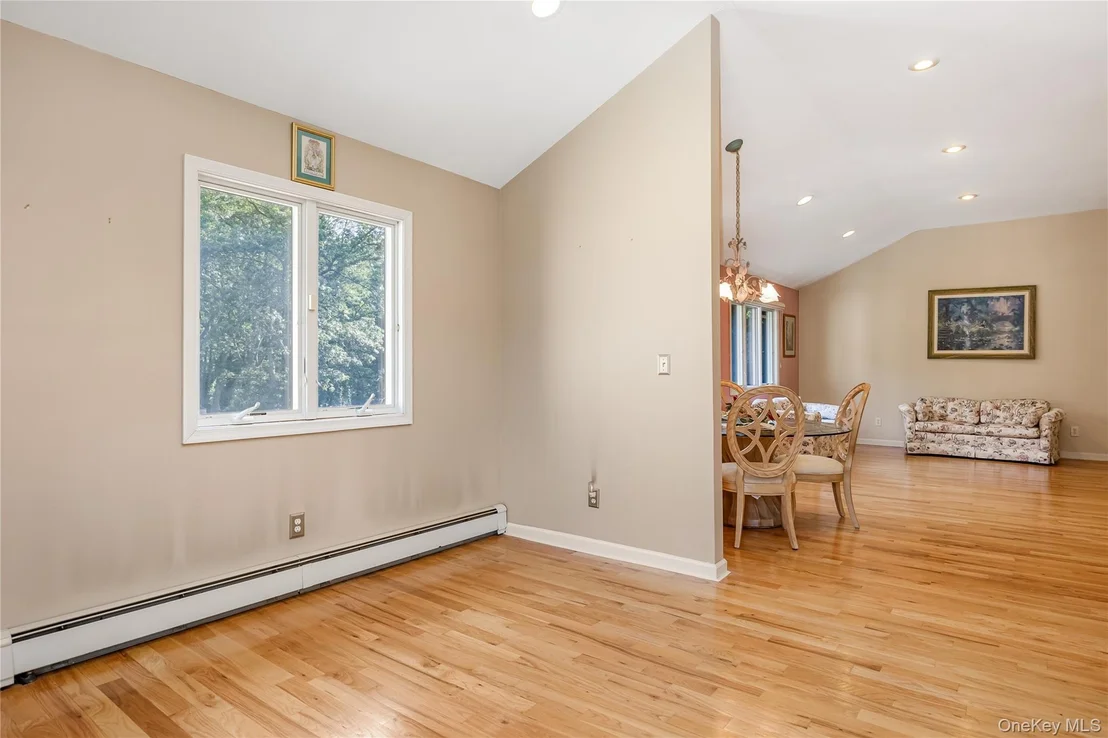 Photo of 1340 Spur Drive S