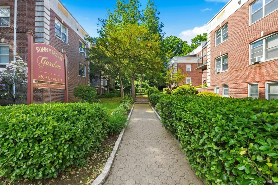 Photo of Unit 2D at 824 Palmer Road