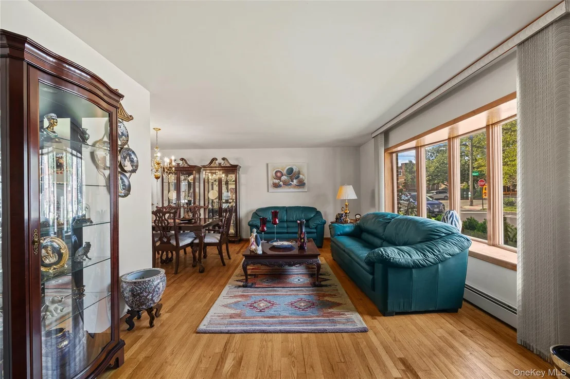 Photo of 900 Vincent Avenue