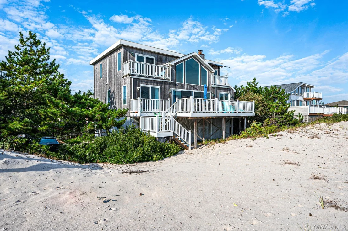Photo of 431 Dune Road