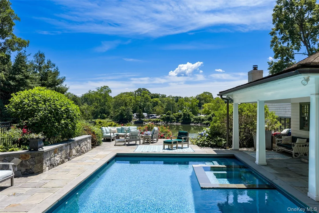 Photo of 87 Hix Avenue