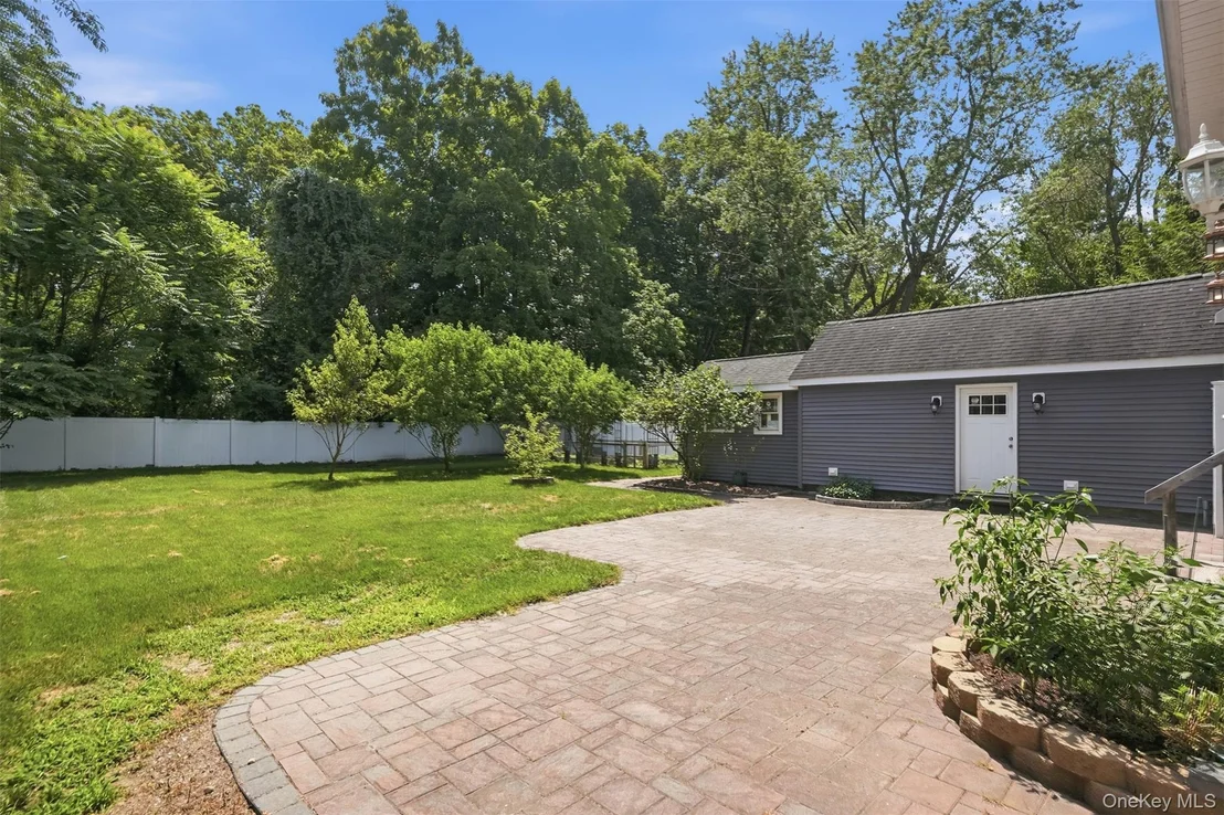 Photo of 10 Henmond Boulevard