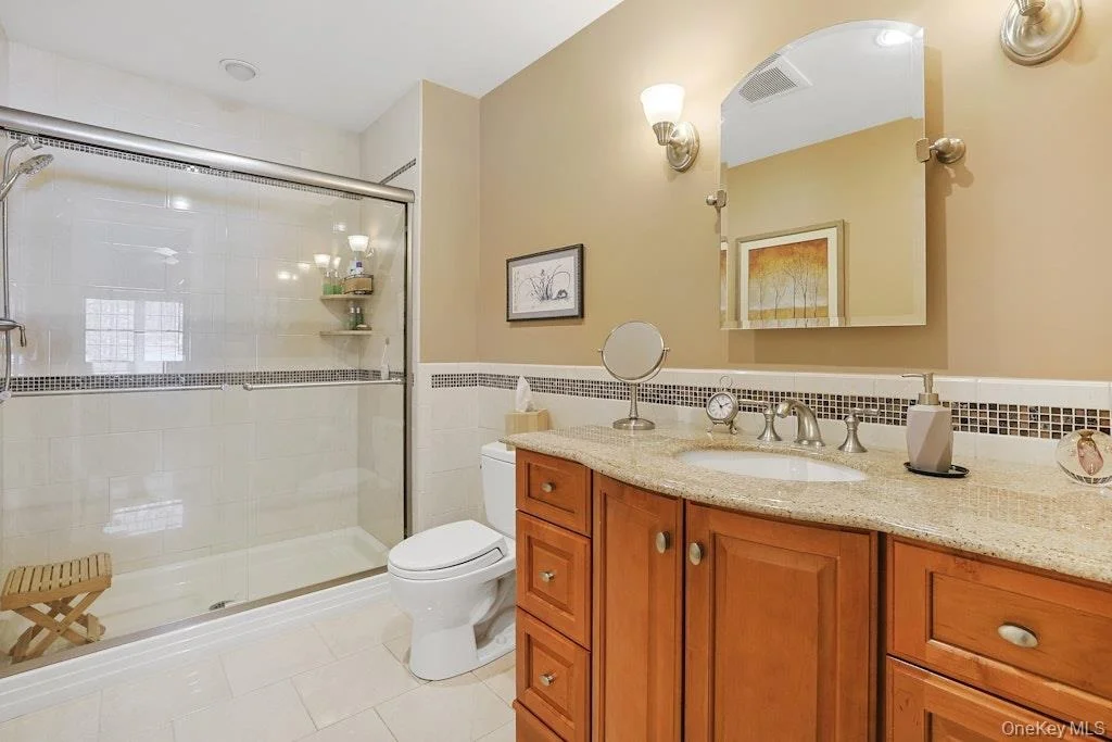 Photo of 1303 Regent Drive