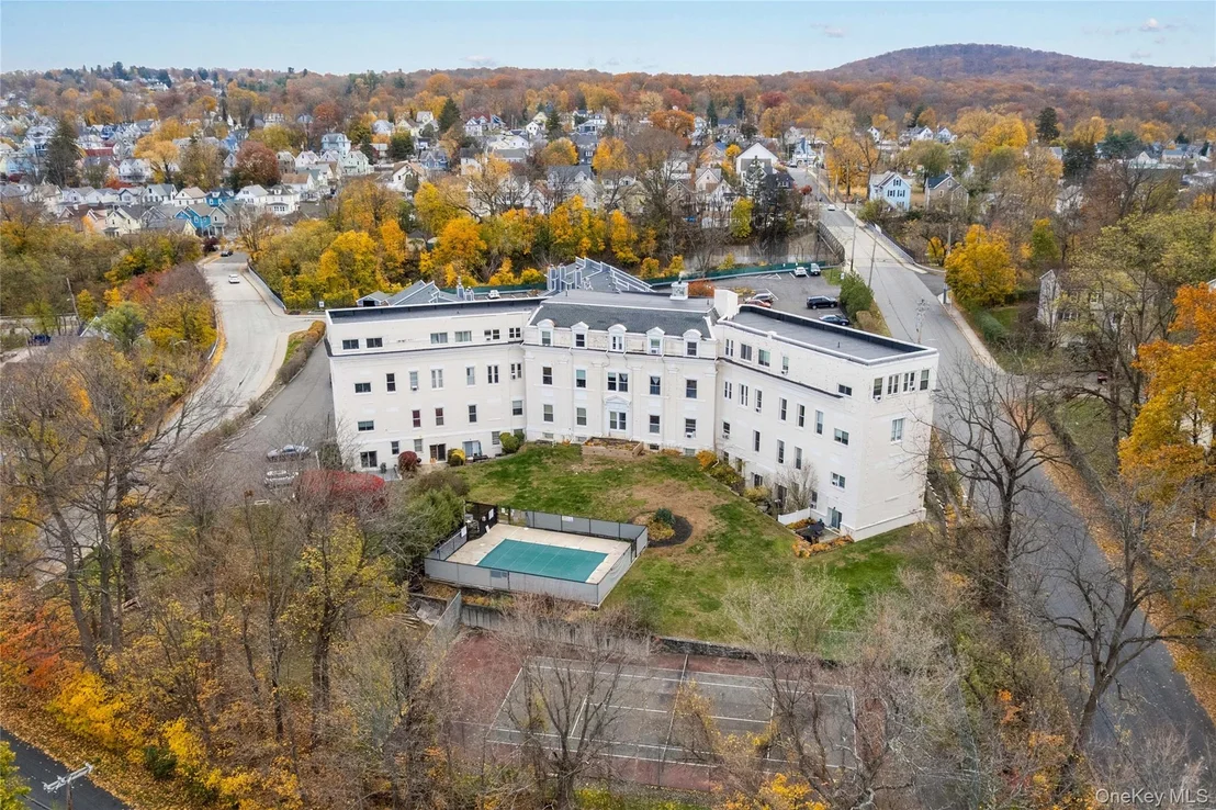 Photo of 16 Waterview Estate