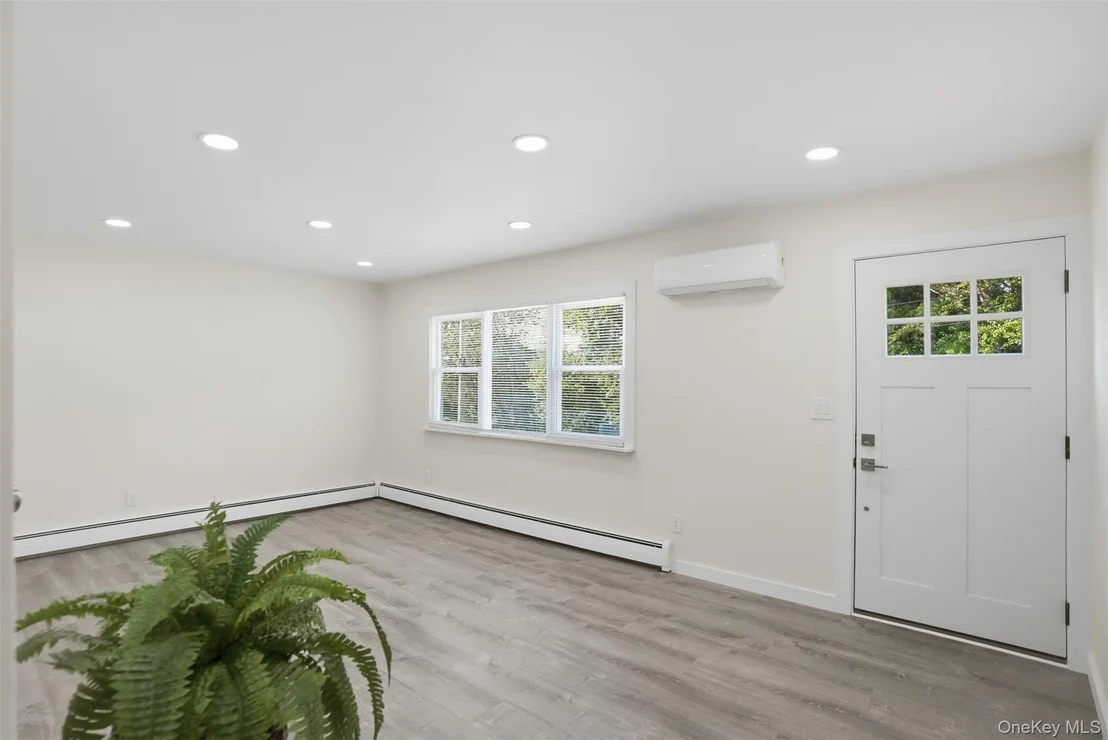 Photo of 22 W Marshall Drive