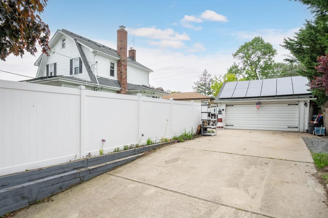 Photo of 696 Madison Avenue