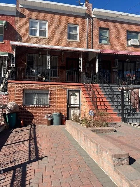 Photo of 3613 Paulding Avenue