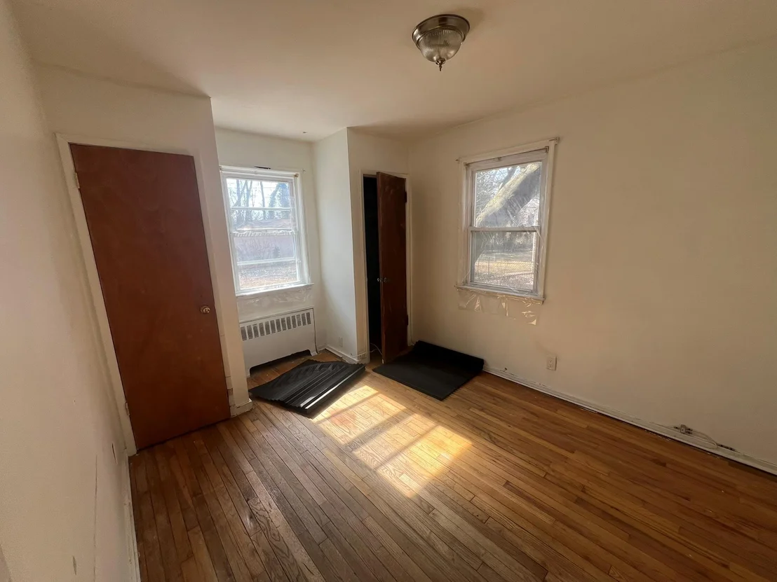 Photo of 827 Catalpa Drive