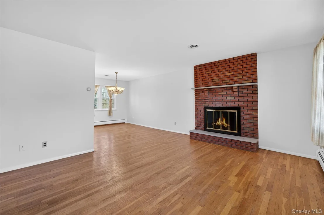 Photo of 11 Hilltop Lane