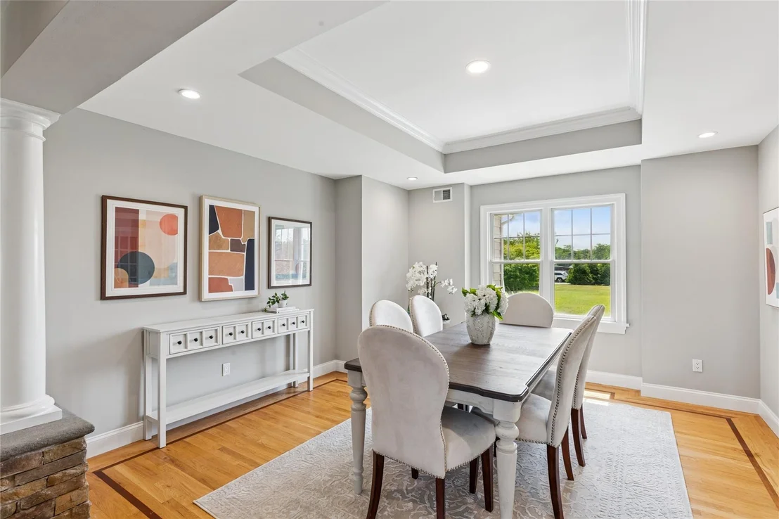 Photo of 1465 Ackerly Pond Lane