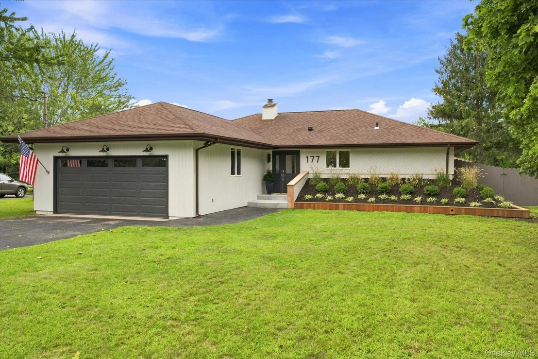 Photo of 177 Herricks Lane